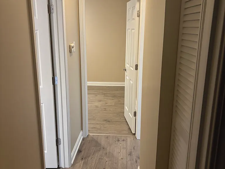 110 E Kauffman St — Photo 8