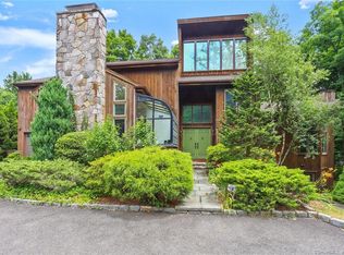 37 Palmers Hill Rd, Stamford, CT 06902