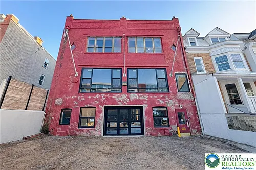1214 W Gordon St #301 Photo 1