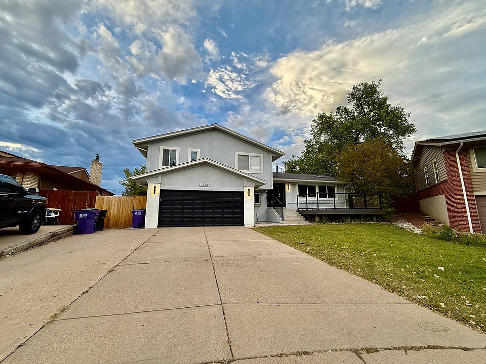 2734 S Quince St