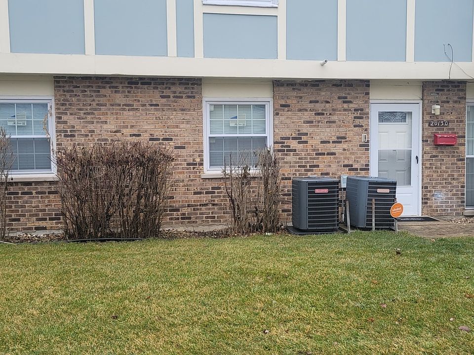 1st image of 20130 Willow Dr #1