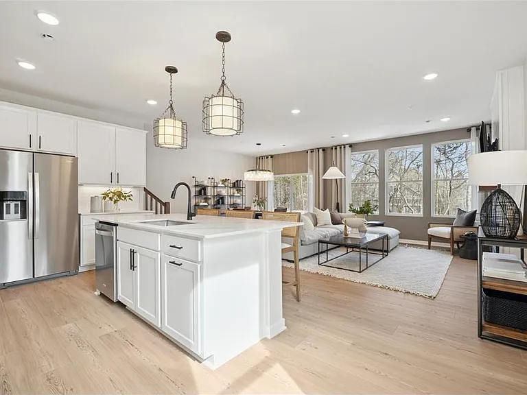 10386 Ithaca Ln N — Photo 3