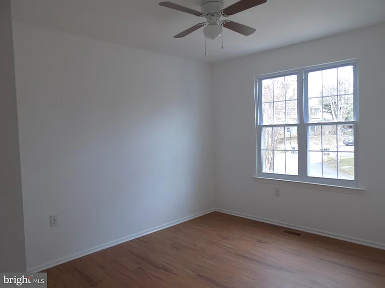 10598 Reeds Landing Cir — Photo 8