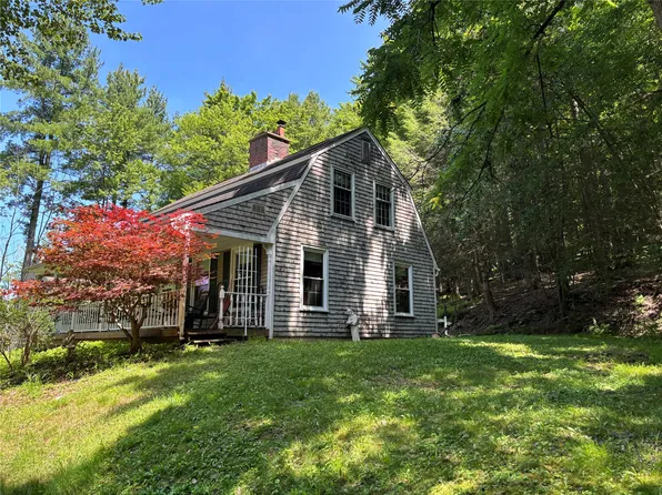 256 Knight Rd, Vestal, NY 13850