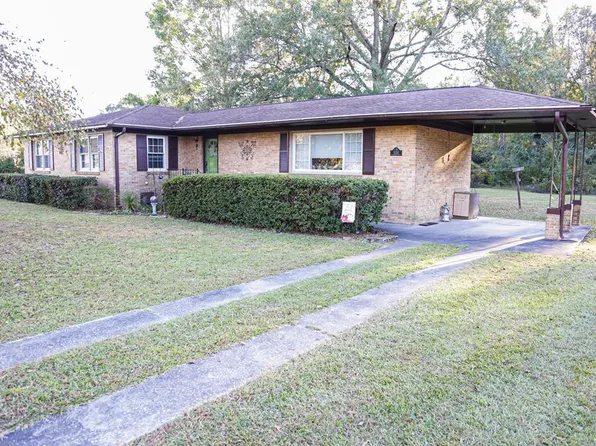 1252 Fellowship Dr, Manning, SC 29102