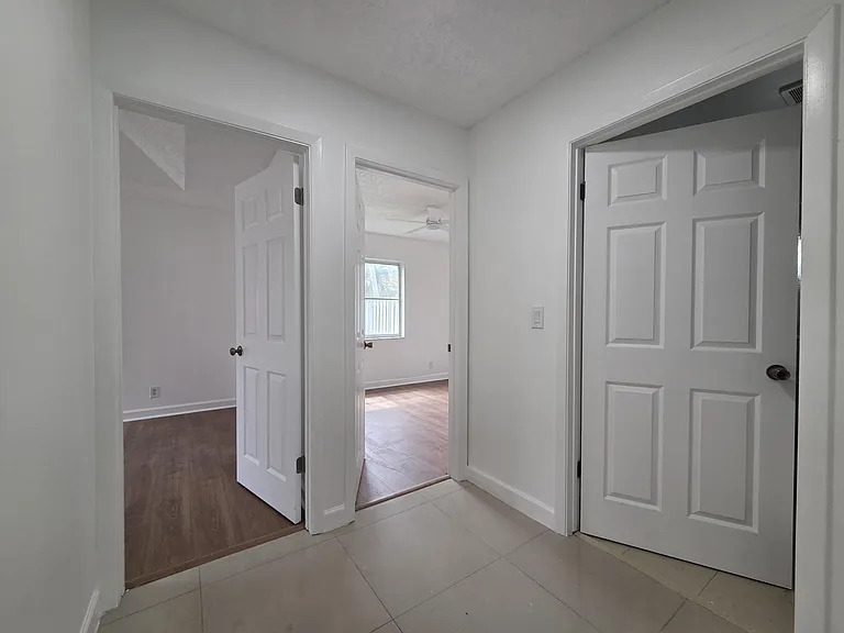 533 NW 47th Ave — Photo 8