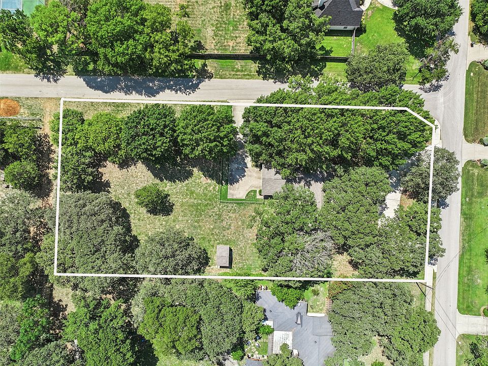 1st image of 701 Beverly Dr