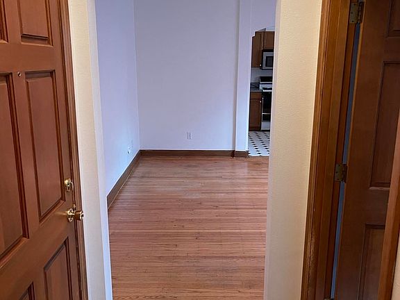 5th image of 219 Belmont Ave E #102