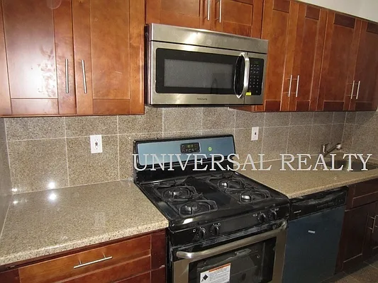 Rented by Universal Realty Group | media 25