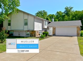 27 Oakshire Ct, Saint Peters, MO