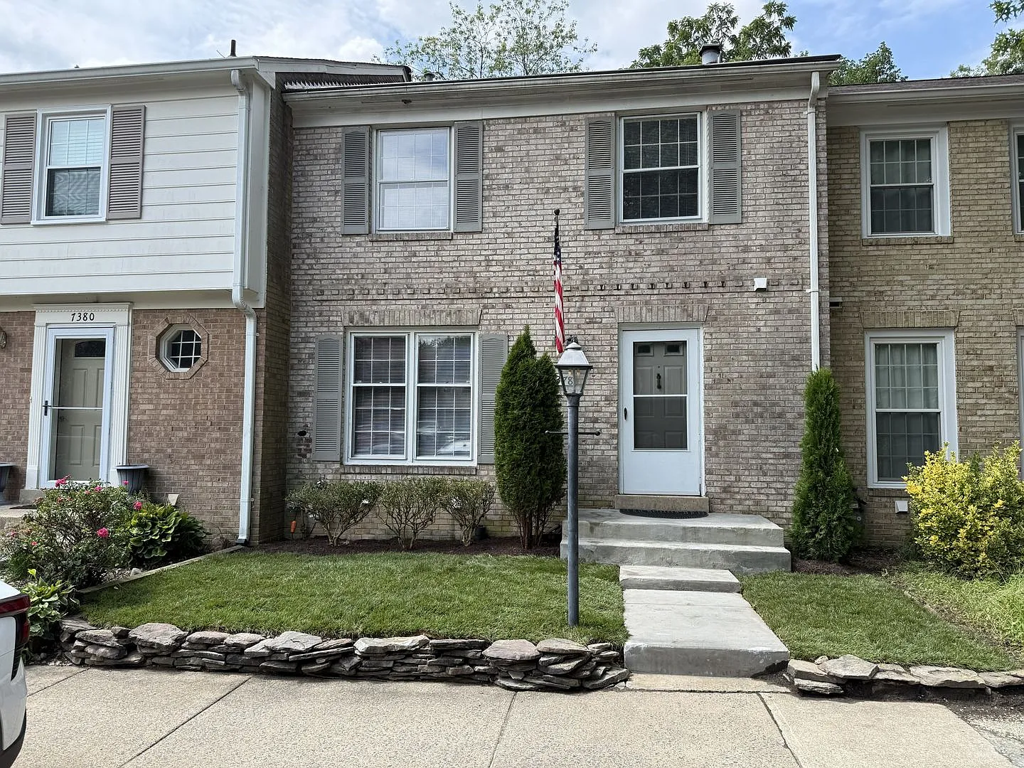 3-Level Town Home close to Fairfax Parkway, Ft Belvoir — Photo 1