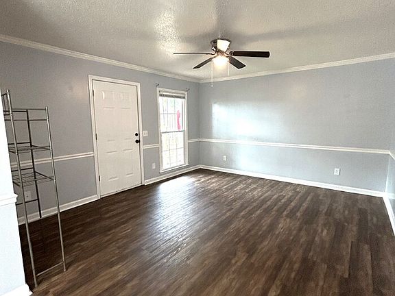 3rd image of 4440 Bonnell Dr NW APT B