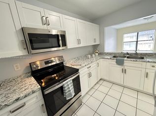 15332 SW 72nd St #6-22, Miami, FL 33193