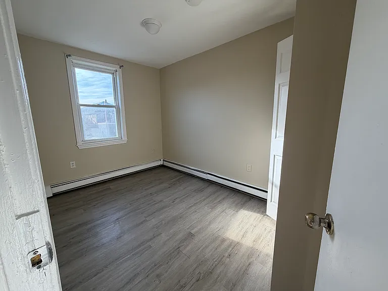 36 Cork St — Photo 11