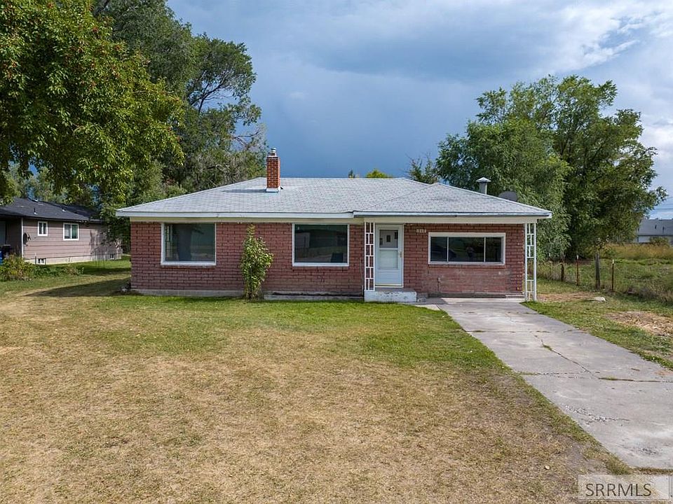 1060 N Shilling Ave, Blackfoot, ID 83221 | Zillow