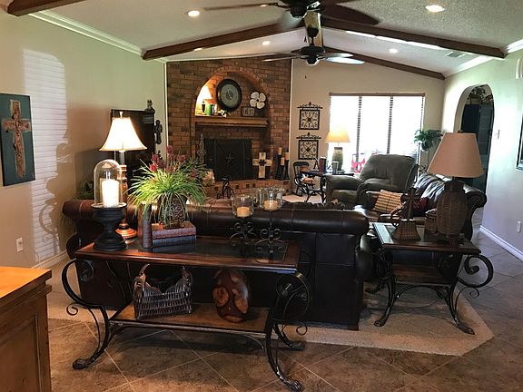 4th image of 308 Parkwood Ln