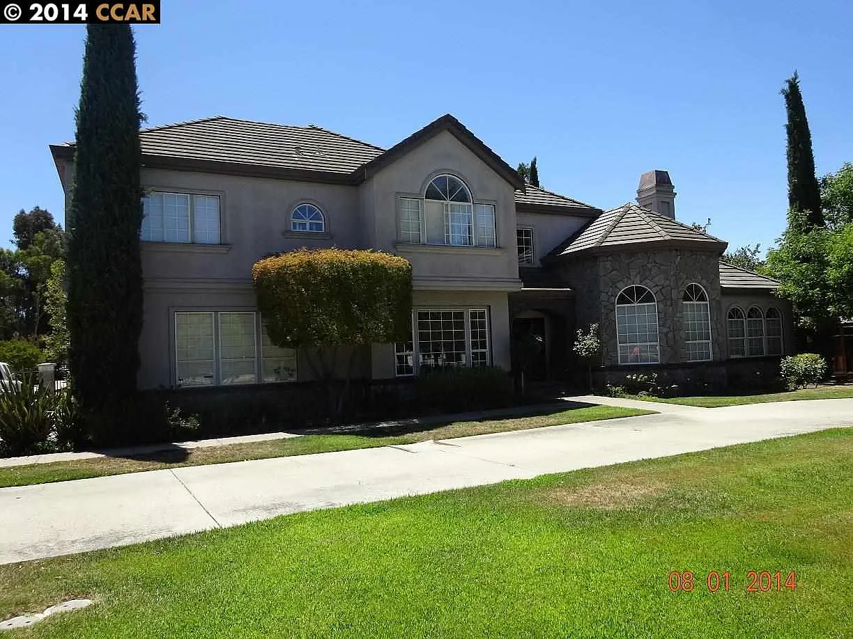 2061 Pleasant View Ln photo 1