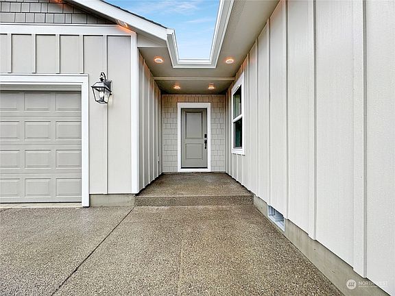 4th image of 31905 J Place