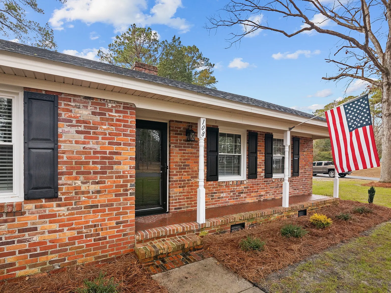 4 bed, 2724 sqft, $3,000 — Photo 4