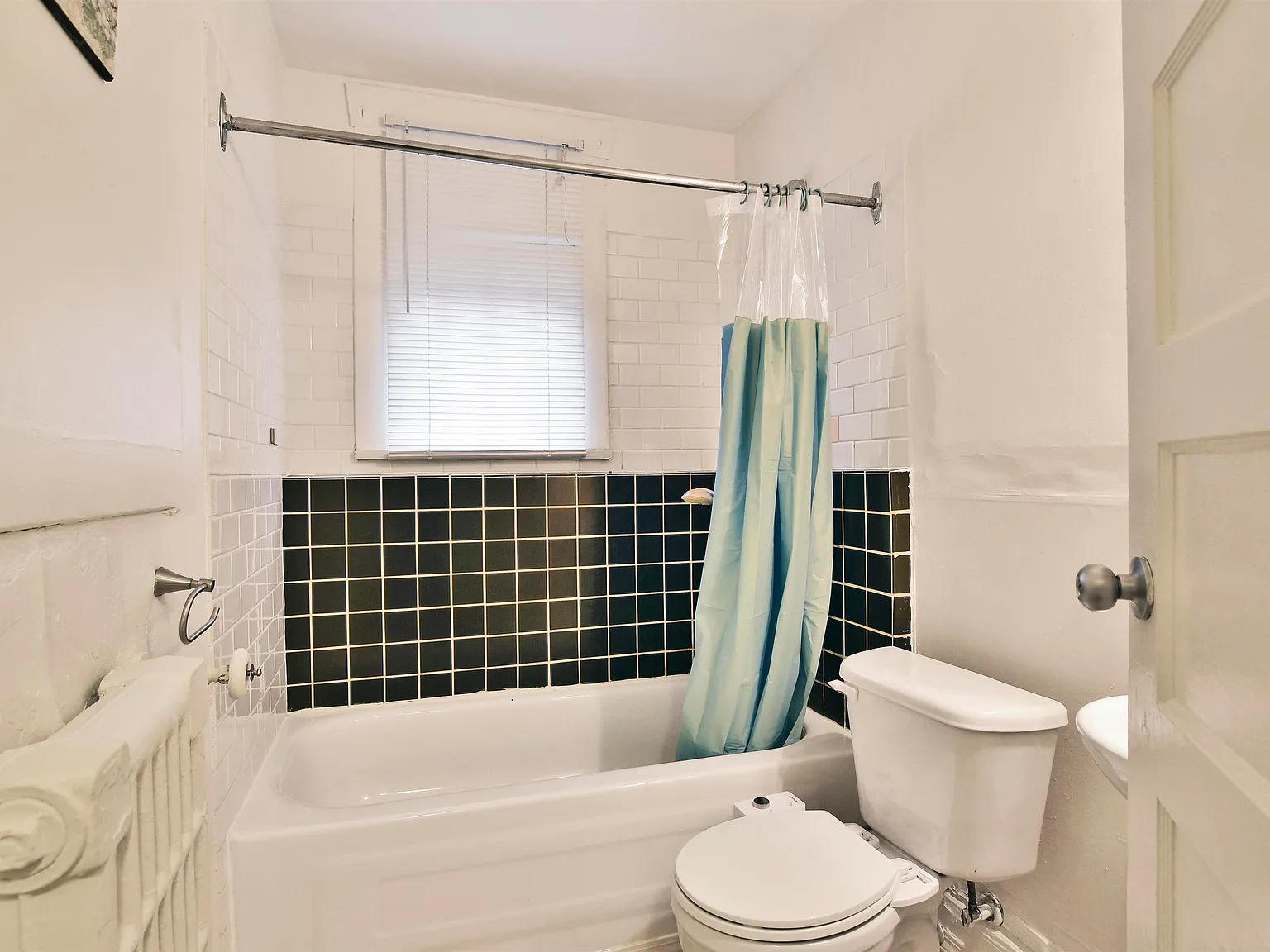 2 bed, 695 sqft, $2,990 — Photo 4