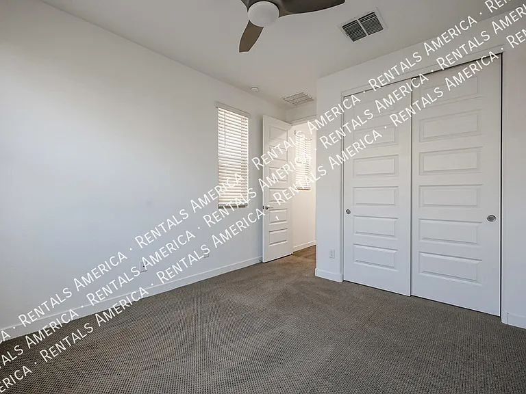 1051 E Armstrong Way — Photo 7