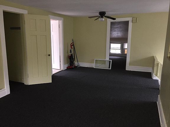 2nd image of 178 Jewett Pkwy #3