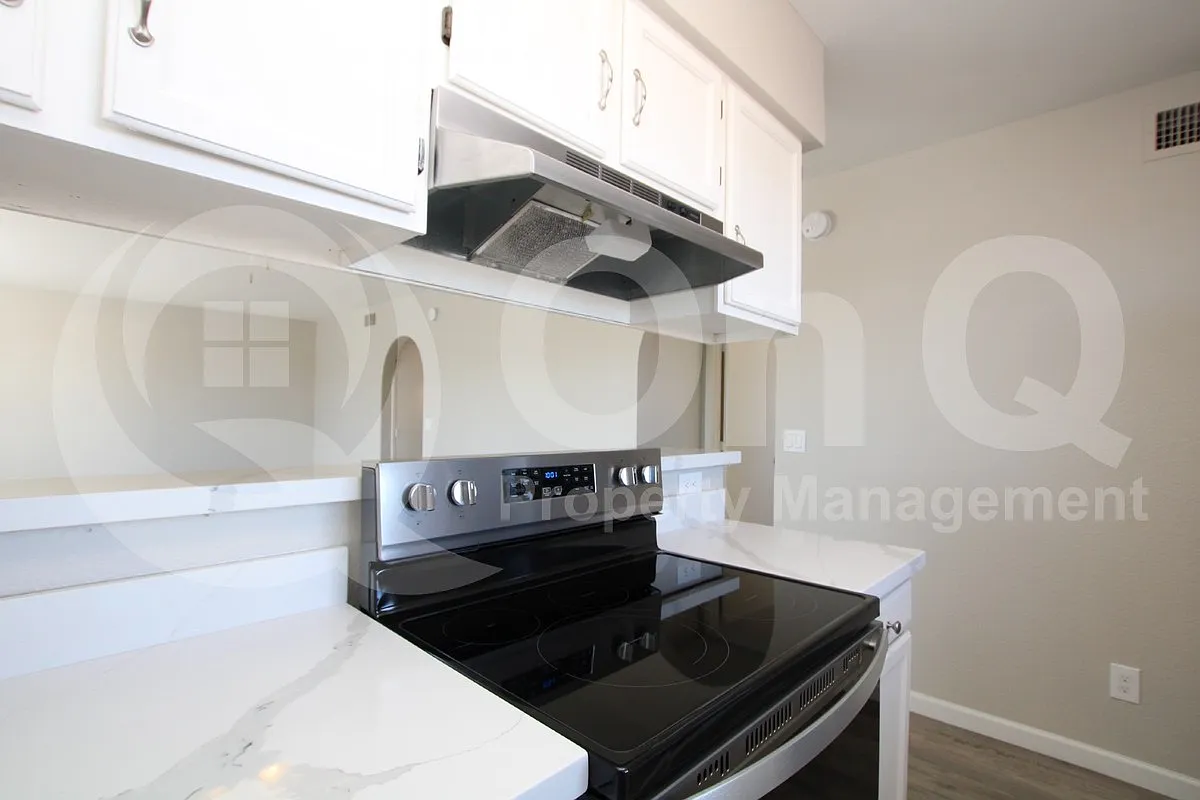 Building Photo - 9936 E Birchwood Ave #4