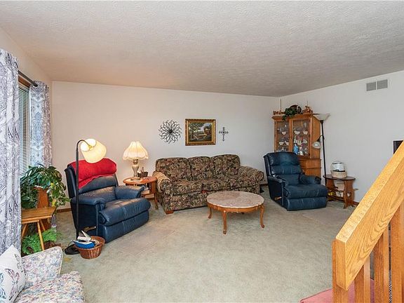 4th image of 8790 Owen Dr