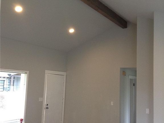 3rd image of 2825 98th Avenue NE