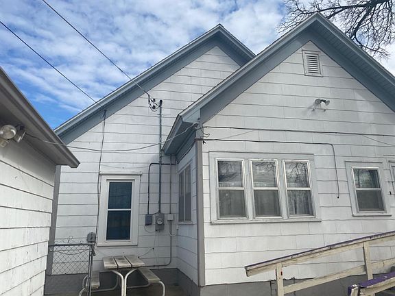 3rd image of 728 N Sherman Ave