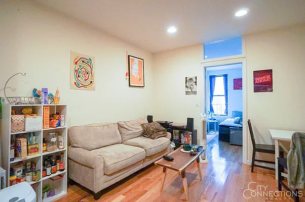 Rented by City Connections Realty | media 37