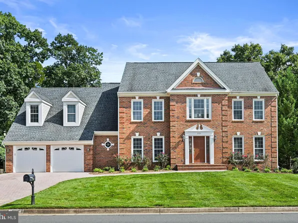 2931 Mother Well Ct, Herndon, VA 20171