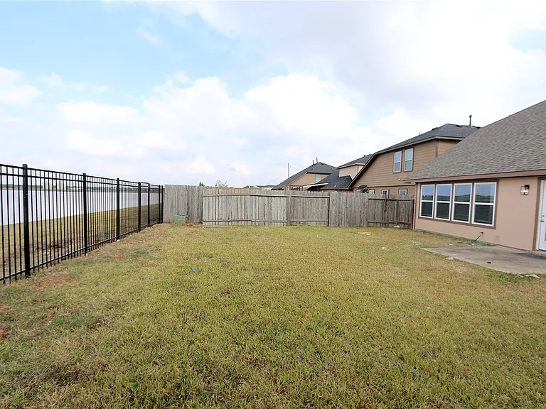 9218 Mission Arbor Ln — Photo 3