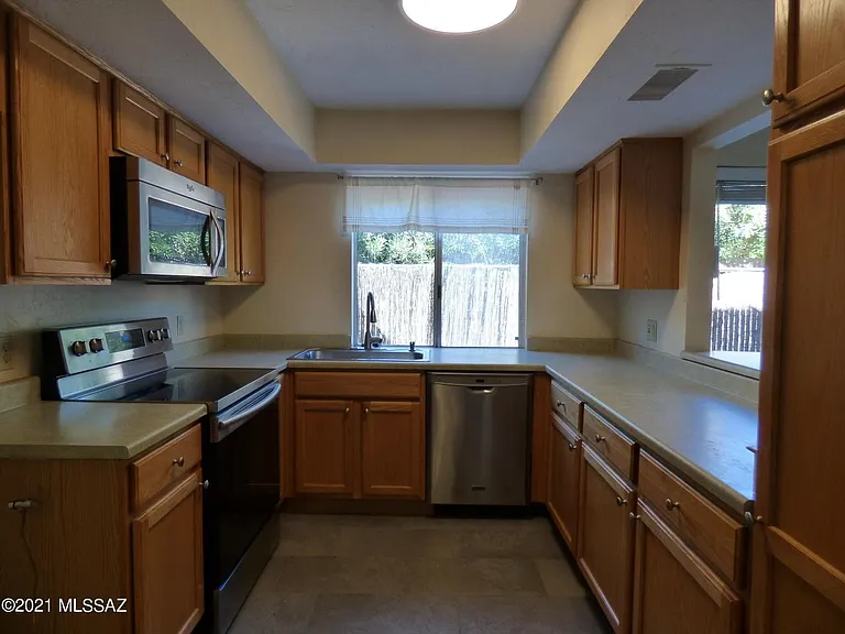 1501 E Prince Rd #B — Photo 13