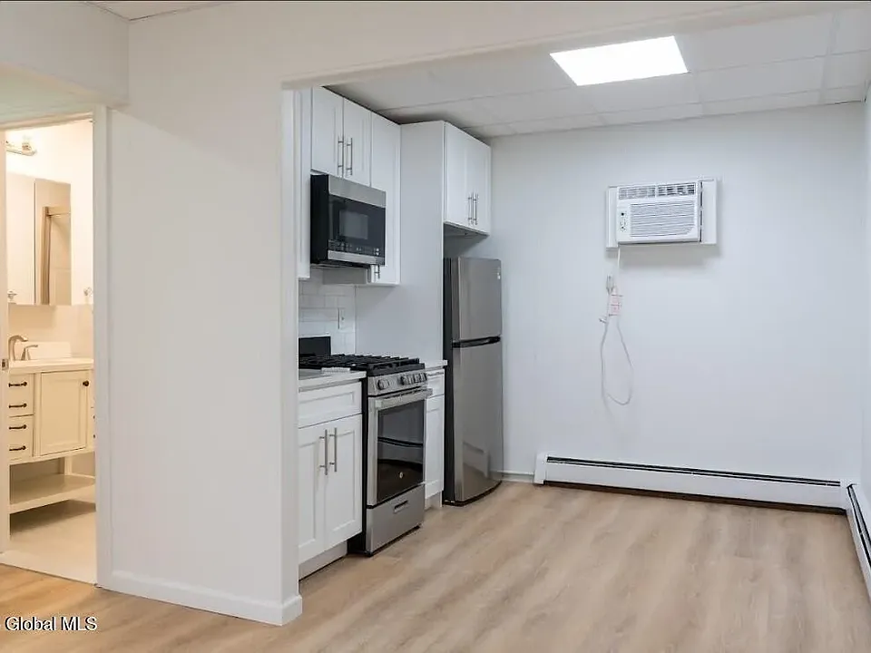 195 S Broadway #4