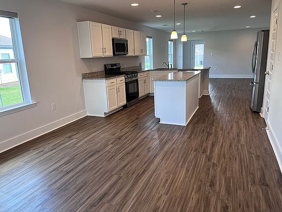 5th image of 663 Ironwood Dr
