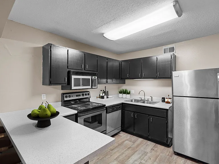Preston Court Apartment Homes — Photo 6