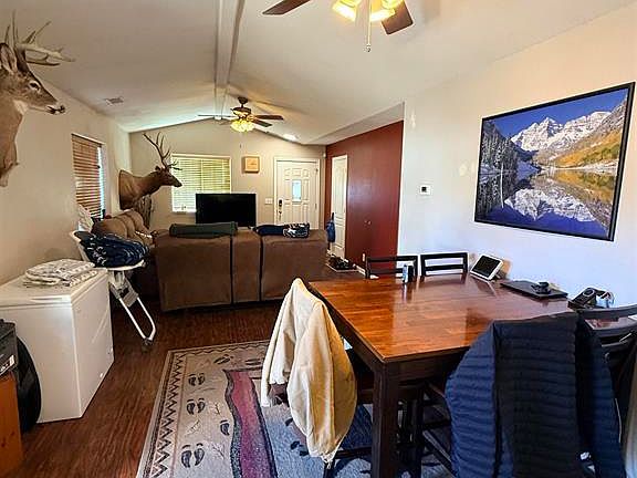 3rd image of 812 Mule Deer Court