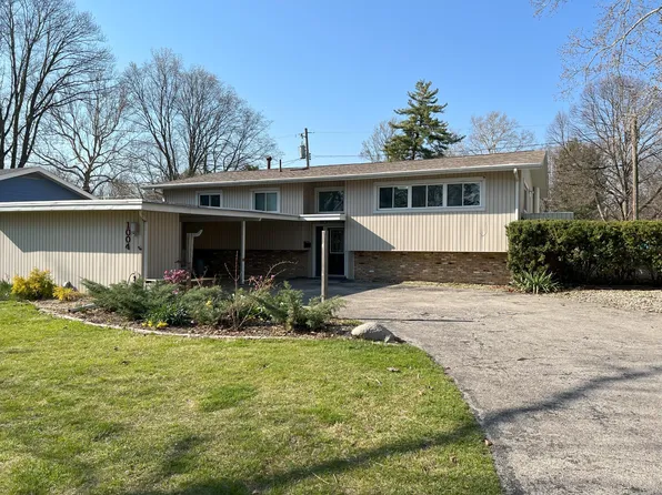 1004 E Sunnycrest Dr, Urbana, IL 61801