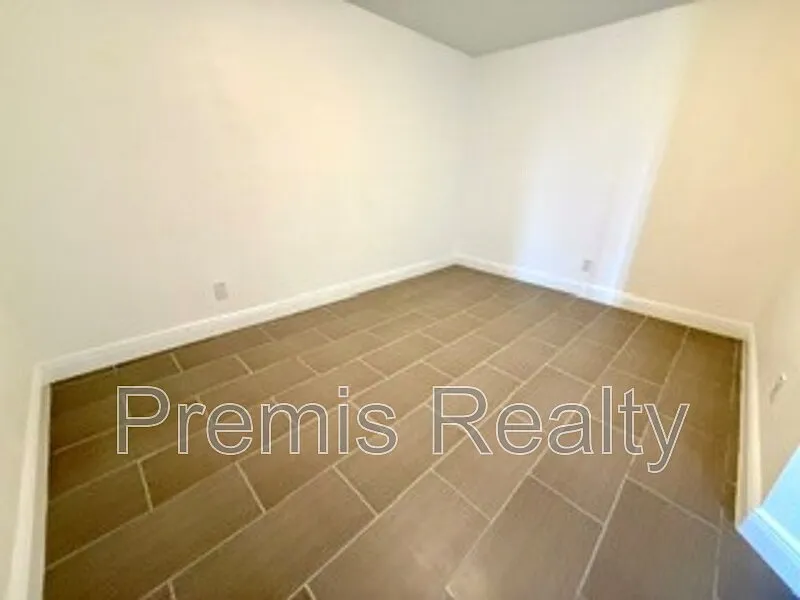 2 bed, 2.0 bath, 1350 sqft, $2,050 — Photo 4