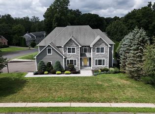 5 Summer Gln, Bristol, CT 06010