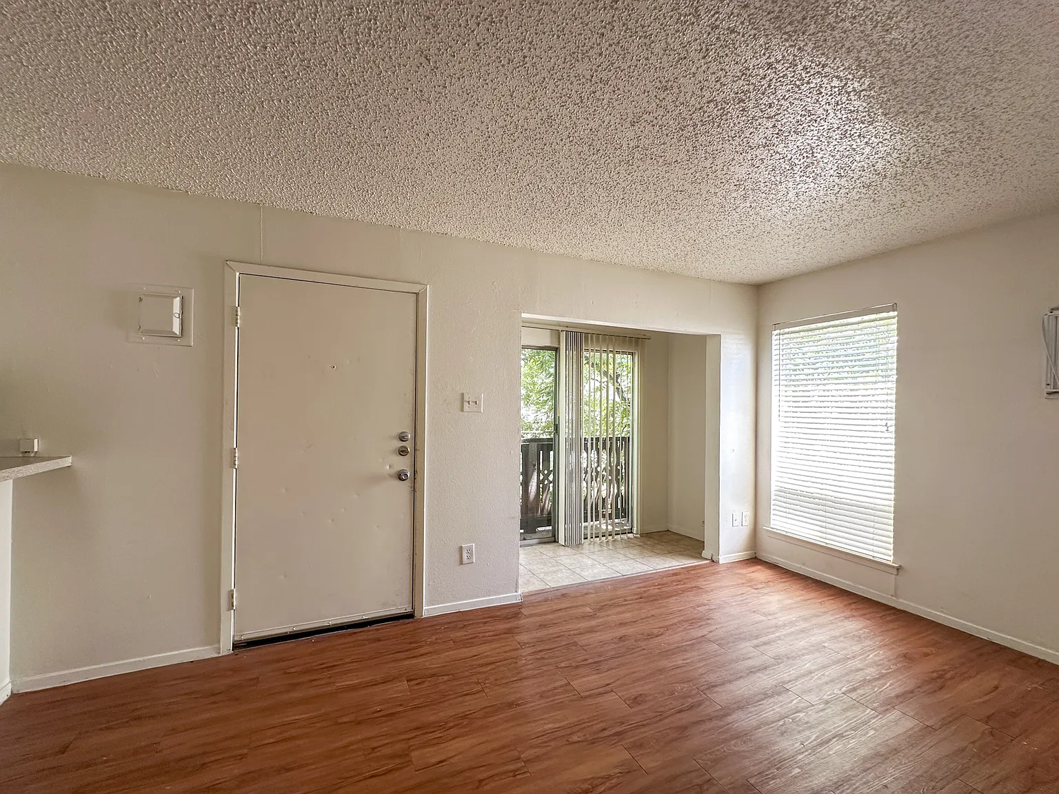 1 bed, 450 sqft, $895 — Photo 4