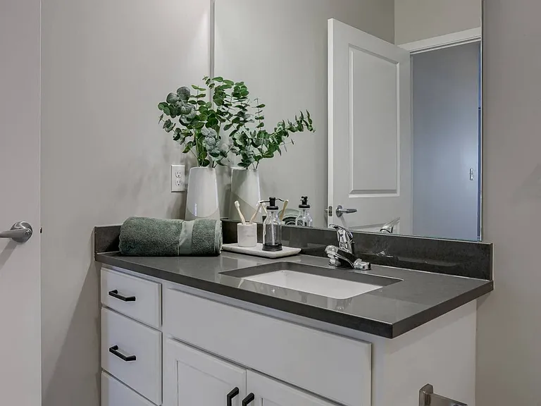 Jacob - 1 Bed / 1 Bath - 759 Sq.Ft.