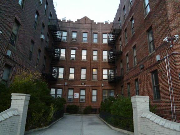 2nd image of 945 E 94th St APT 1D