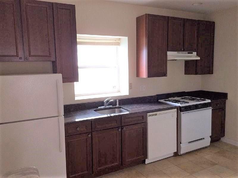 1st image of 3924 N Pine Grove Ave #2D