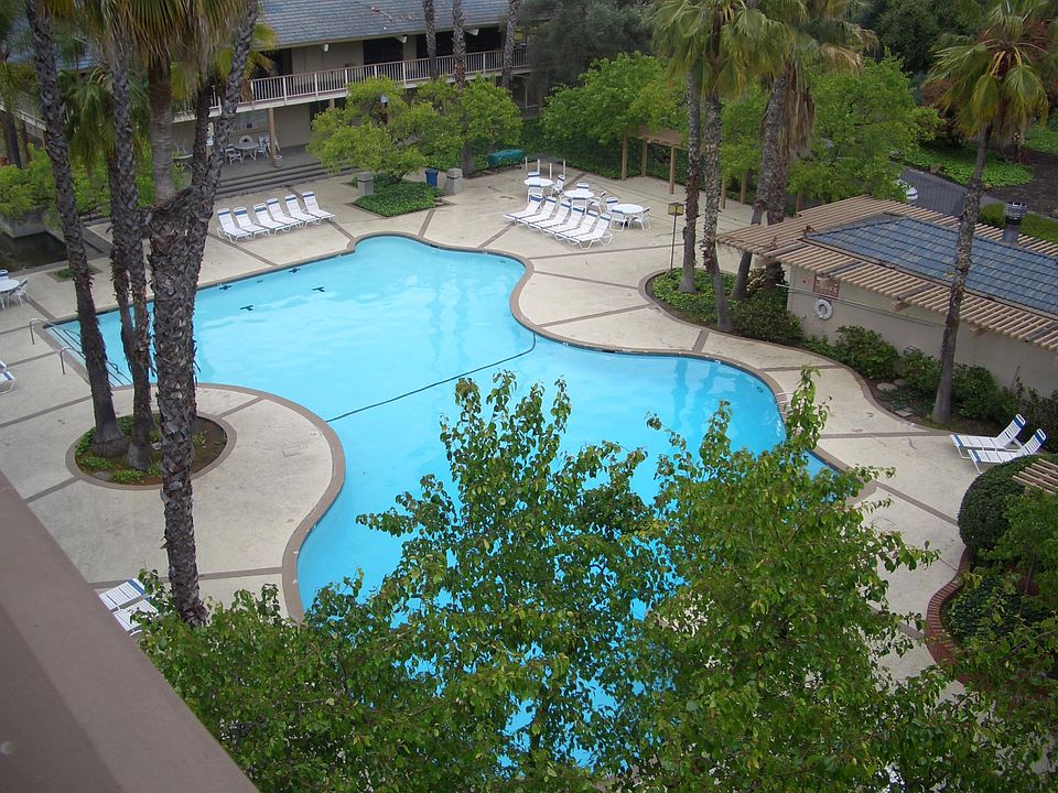 1st image of 340 N Civic Dr APT 502