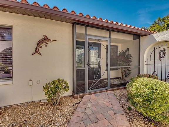 4th image of 5610 SW 11th Pl