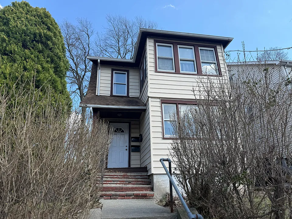 27 Berkeley Pl #1