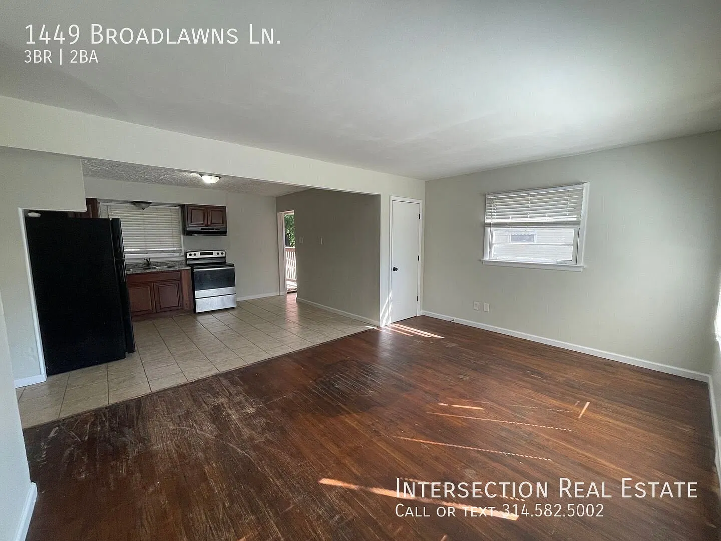 Great 3Bed/2Bath Spanish Lake Home with Big Back Deck! — Photo 3
