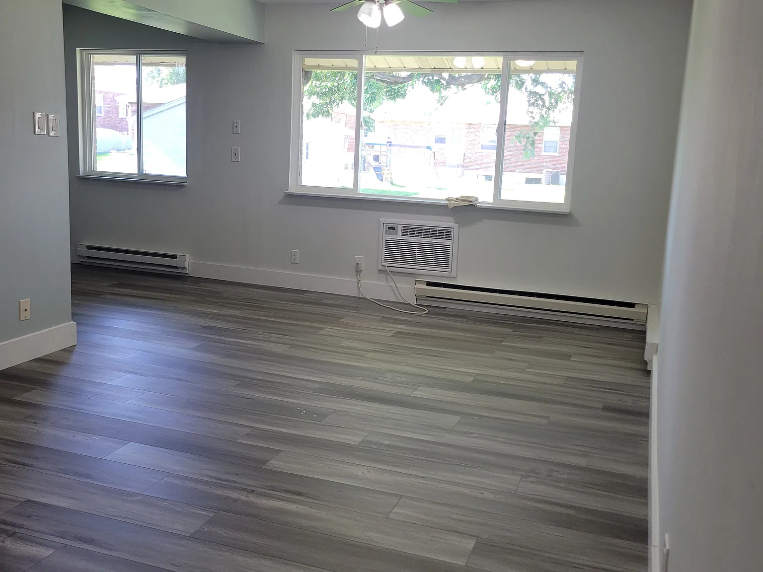 9047 Villaridge Ct — Photo 3